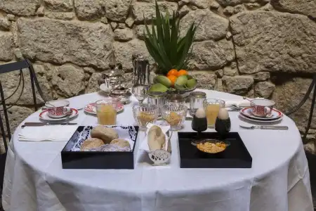 M Maison Particulière Porto - 13