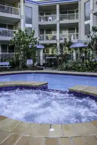 Surfers Beach Holiday Apartments - 37