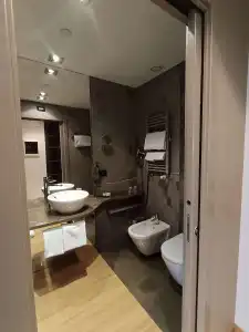 Best Western Plus The Hub - 9