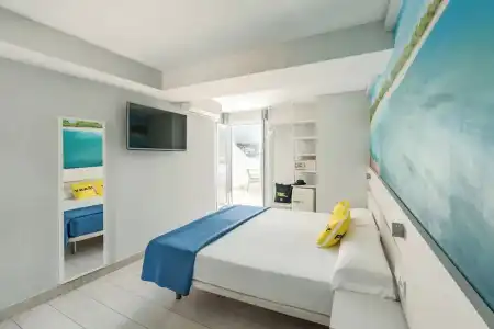 Ryans La Marina - 115