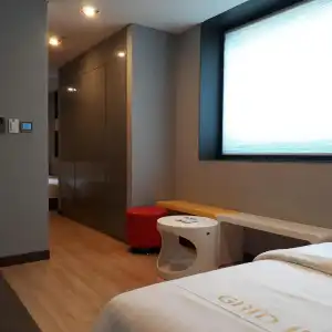 Grid Inn - 33