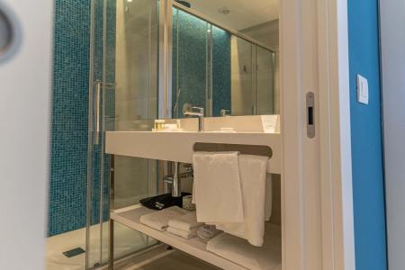 Orient & Pacific - 19