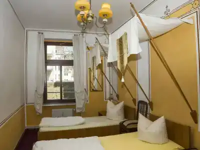 Lollis Homestay - Hostel - 1