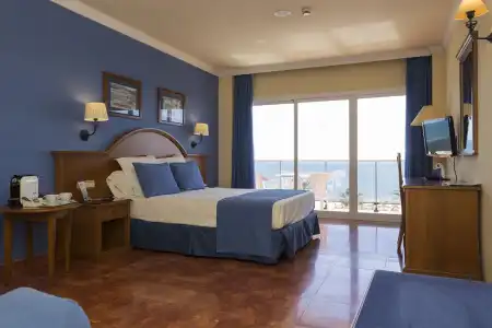 Isabel - 12