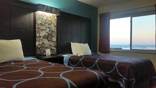Driftwood Beach Motel - 85