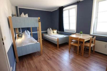 Blue Doors Hostel Ktv - 26