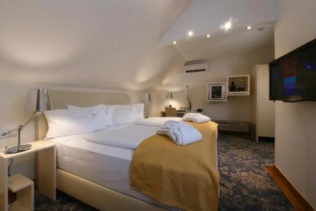 Caroline Mathilde - 23