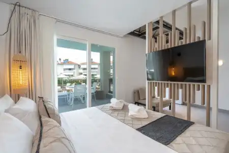 Mirablue Luxury Residences - 351