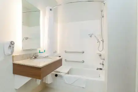 Holiday Inn Express Las Vegas - Stadium Area by IHG - 35