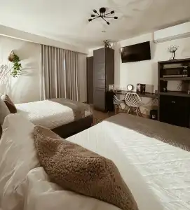 Studio 27 Backpackers - 37