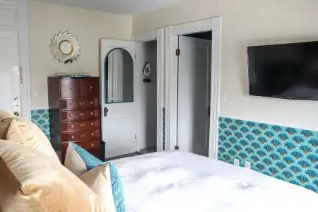 Emerson Inn - 105