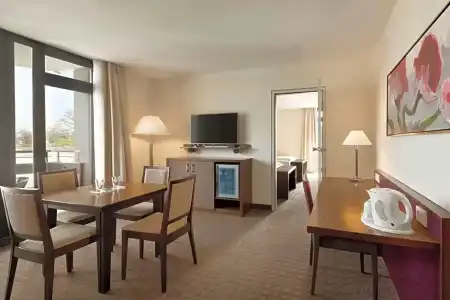 Ramada by Wyndham Nuernberg Parkhotel - 26