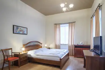 Hostel Little Quarter - 2
