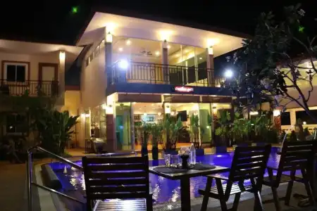 Baan Sooksiri Bangsaray - 16