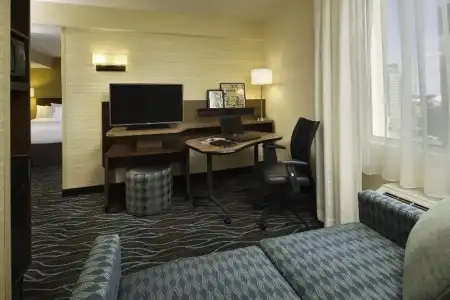 Fairfield Inn & Suites by Marriott Calgary Downtown - 39
