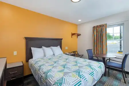 Cardinal Motel - 1
