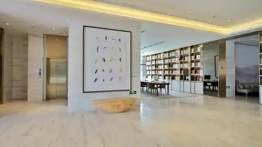 JI Shanghai Hongqiao National Exhibition and Convention Centre Huaxiang Road - 9