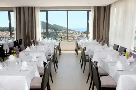 Adria - 24