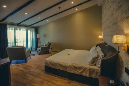 Kviria Boutique-hotel - 38