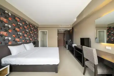 Welcome Plaza - 63