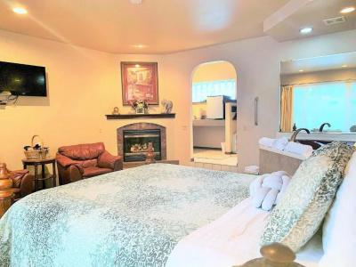 Breakers Boutique Inn - 66