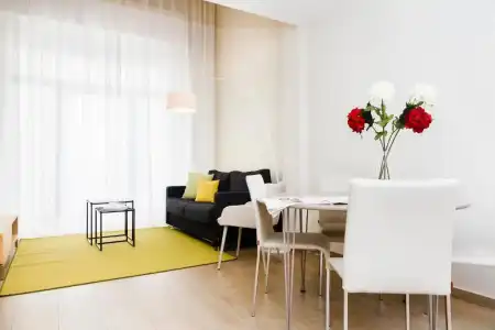Feelathome Plaza Apartments - 24