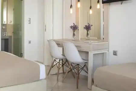 Kanale's Rooms and Suites - 55