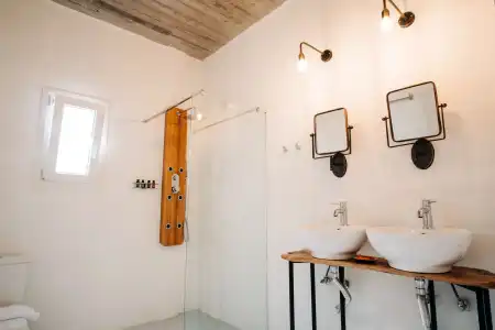 Mesanto Luxury Suites - 50