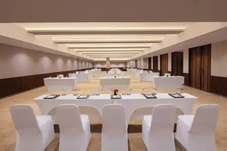 V Sarovar Portico MI Road - 15