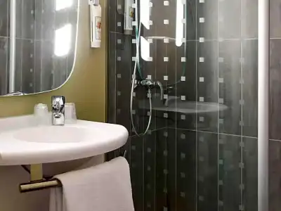 Ibis Paris Canal Saint Martin - 47