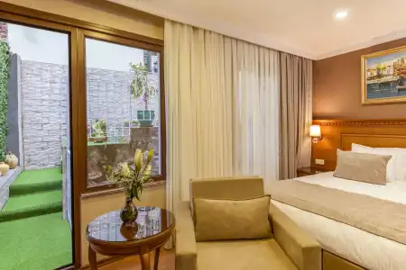 Royan Suites - 12