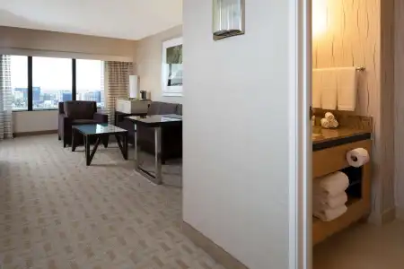 Hilton Los Angeles Airport - 2