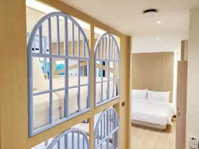 Balcony Seaside Sriracha & Serviced Apartments (SHA Extra Plus) - 206