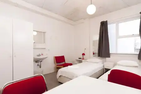 101 Guesthouse - 5