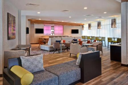 Hampton Inn & Suites Las Vegas Convention Center - No Resort Fee - 43