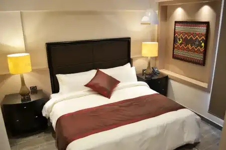 Ambassador, a Boutique - 82