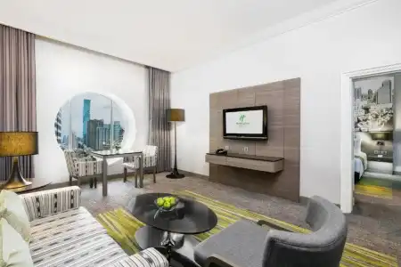 Holiday Inn Bangkok Silom by IHG - 8