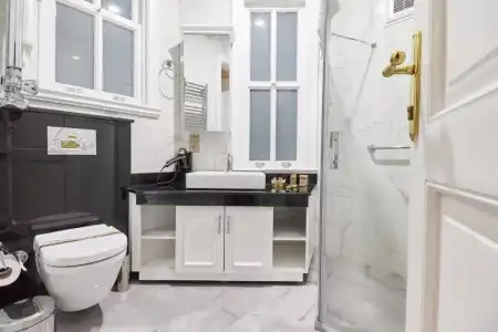 White Palace Old City Boutique - 101