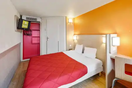 Hôtel Première Classe Caen Nord - Mémorial - 51