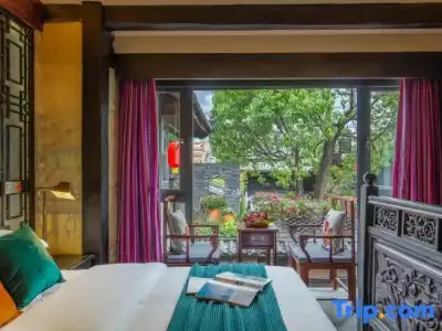 Lijiang Ten Courtyard Inn - 33