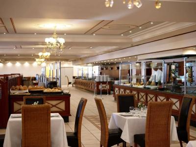 Roda Beach Resort & Spa - 11