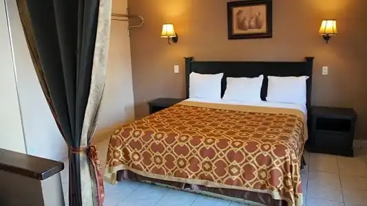 Paradise Inn & Suites - 37