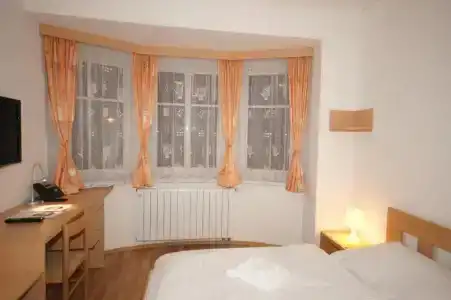 Garni Rambousek - 33
