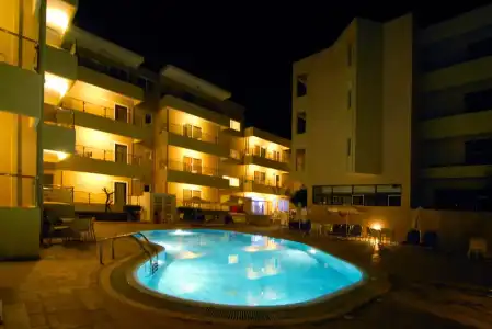 Michel Apartments - 13
