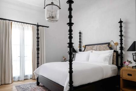 Commodore Perry Estate, Auberge Collection - 25