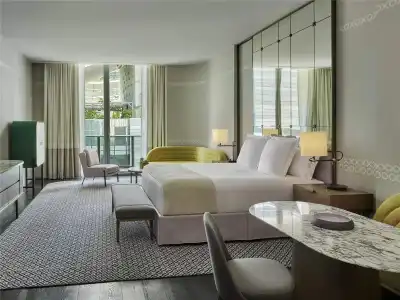 SLS LUX Brickell - 25