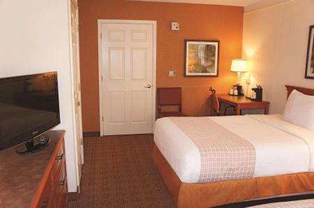 La Quinta Inn by Wyndham San Antonio South Park - 3
