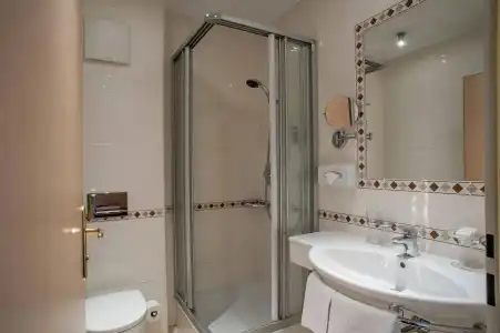 Rumer Hof - 8