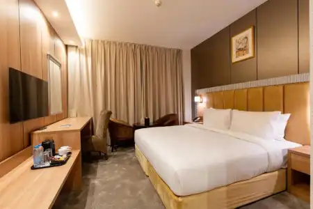 Luxe Grand Apartments - 45
