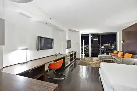Beautiful Palms Place Suite - 516